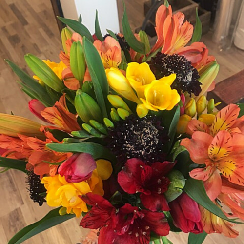 Hand-Tied Mixed Bouquet